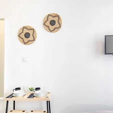 Cosy At Very Location With Aircon Apartment *