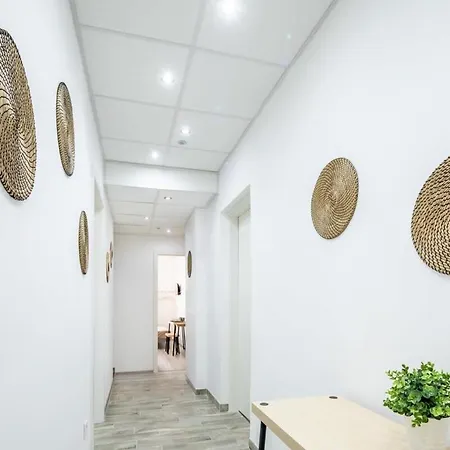 Cosy At Very Location With Aircon ブダペスト